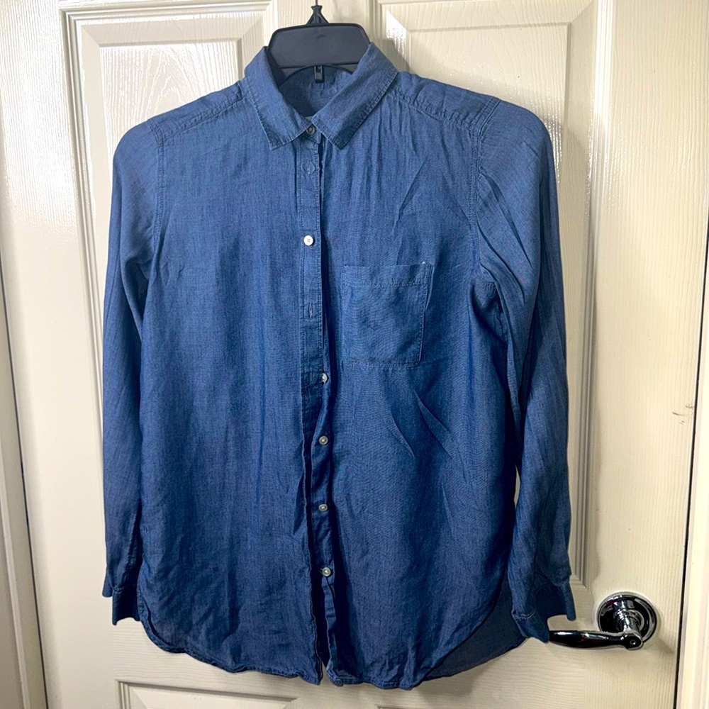 LOFT button down Shirt